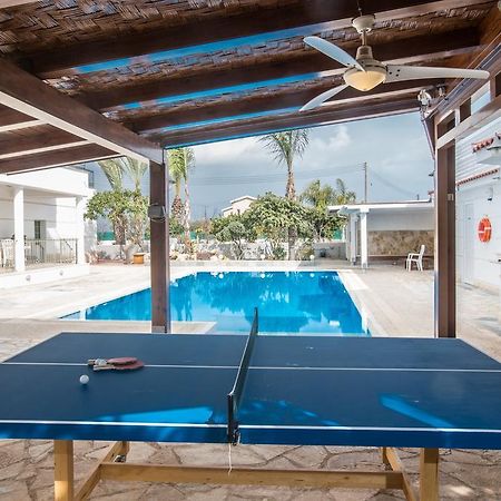 Papas Family Villa Паралимни Екстериор снимка
