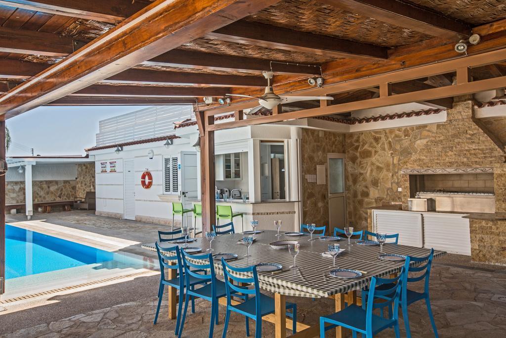 Papas Family Villa Паралимни Екстериор снимка