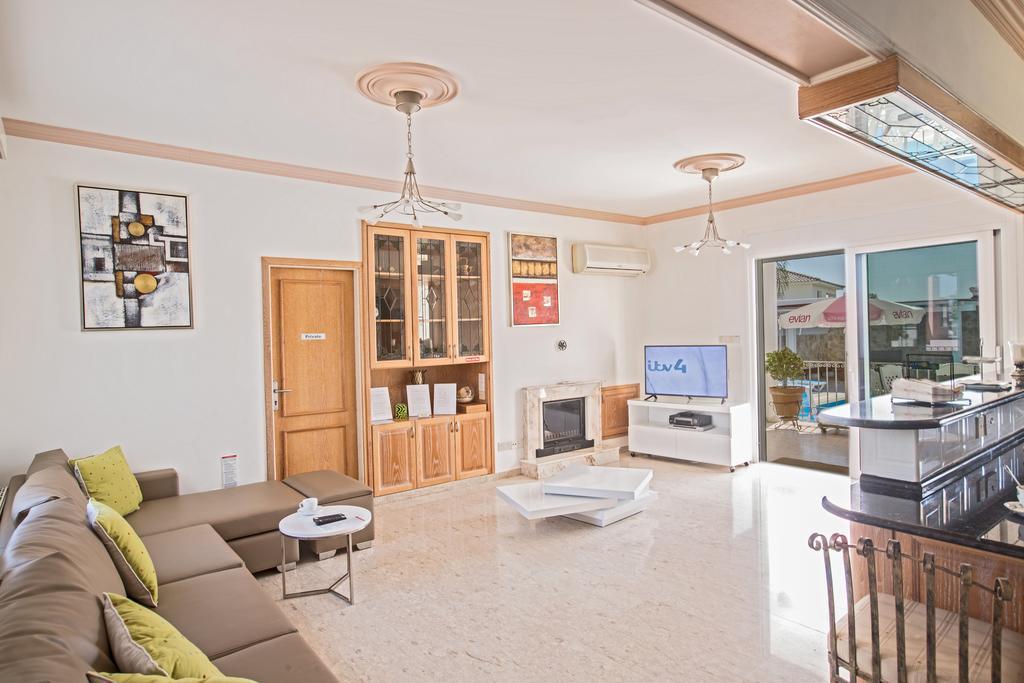 Papas Family Villa Паралимни Екстериор снимка