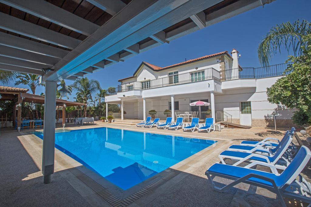 Papas Family Villa Паралимни Екстериор снимка