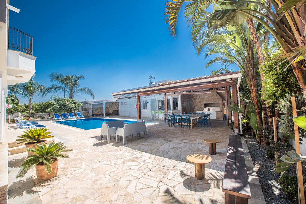 Papas Family Villa Паралимни Екстериор снимка