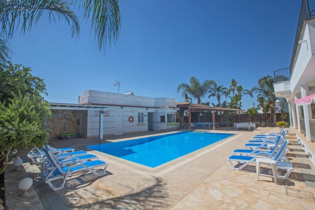 Papas Family Villa Паралимни Екстериор снимка