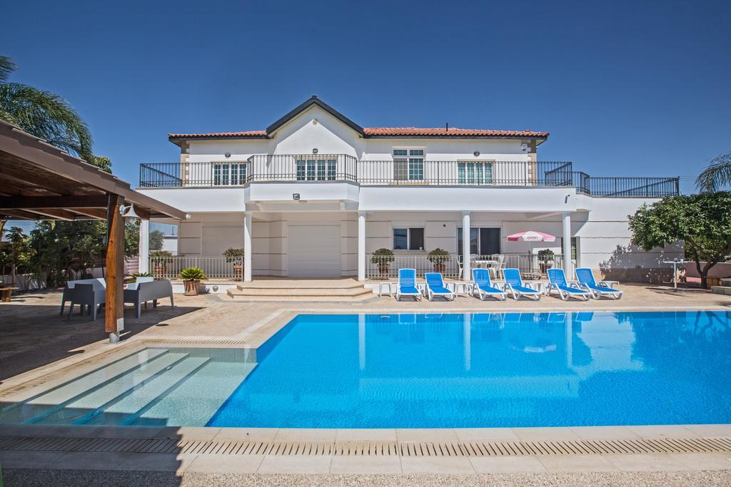 Papas Family Villa Паралимни Екстериор снимка